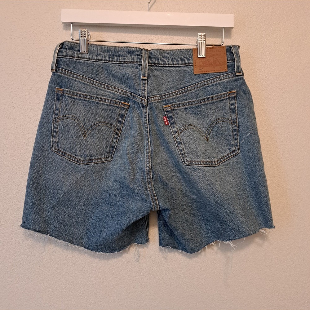 Levis Premium 501 Original Denim Shorts Medium Wash Distressed Cut Off W29